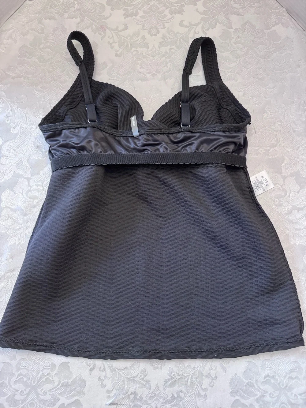 Lands' End Size 8 Tankini Swimsuit Top Black Textured Resortwear‎ Wrap V Neck